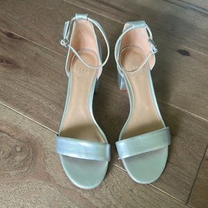 Gap size 8.5 silver heels